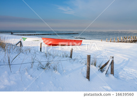 Fishing boat in Zingst Fishing boat in Zingst 16639560