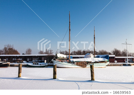 Port in Wustrow Port in Wustrow 16639563