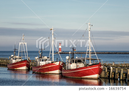Fishing boats in Warnemuende 16639754