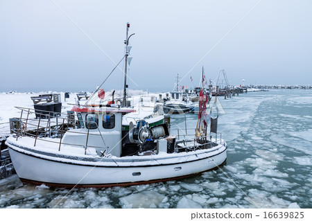 Fishing boats in the port Fishing boats in the port 16639825
