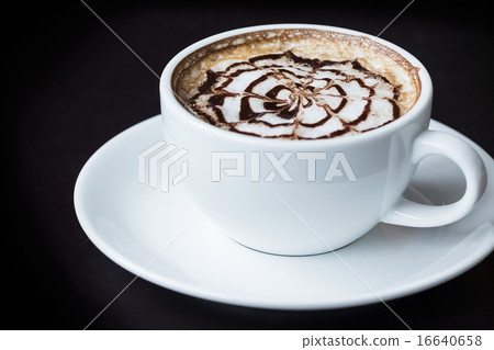Closeup Latte art coffee 16640658