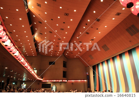 在國家大劇院的窗簾之間 16640815