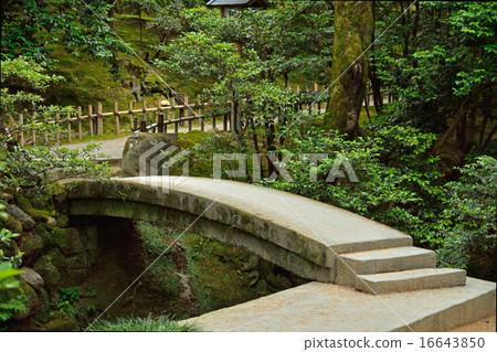 Kanazawa walk: Kenrokuen Komon Bridge 16643850
