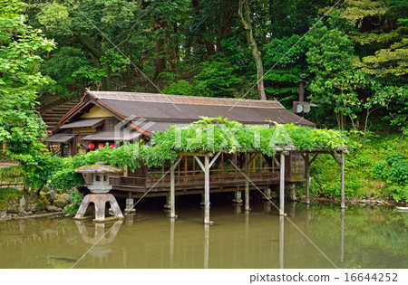 Walking for Kanazawa: Kenrokuen Sangamianan · water tate 16644252