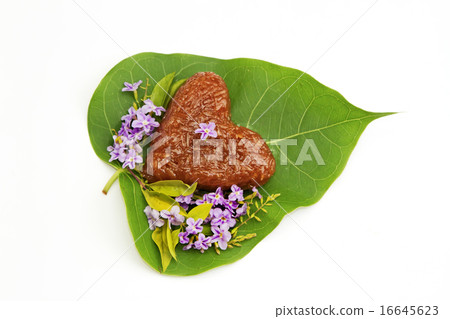 thai dessert ,sweet red sticky rice in leaf thai dessert ,sweet red sticky rice in leaf 16645623
