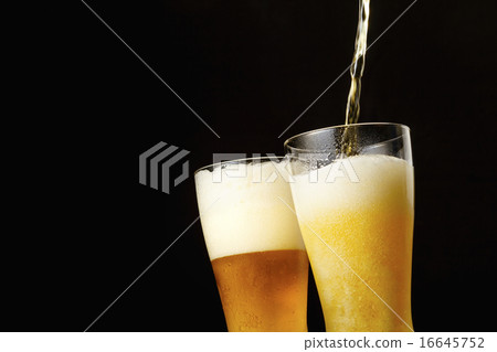 Pour a beer 16645752