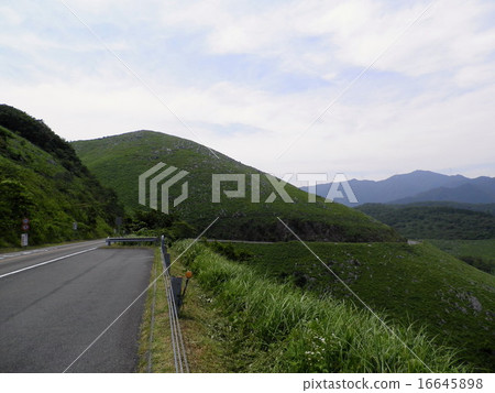 Karst Road - Yamaguchi Prefecture Akichi-dai ~ Karst Road - Yamaguchi Prefecture Akichi-dai ~ 16645898