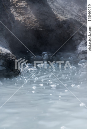 Hot spring 16646059
