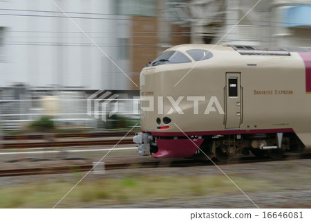 Sunrise Seto · Izumo 285 Series Chigasaki Station 16646081