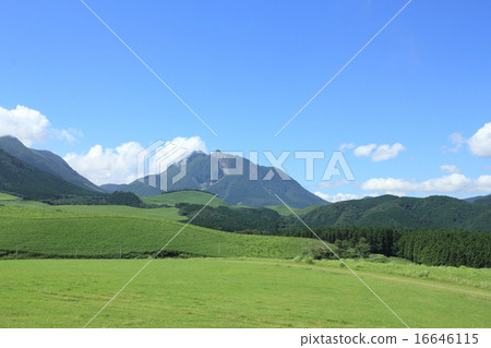 Tsukahara Takahara and Yufu-dake 16646115