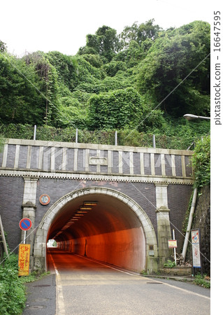 Yokohama City Higashi Tunnel Tunnel 16647595