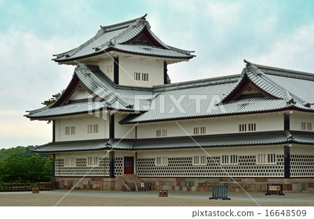 Kanazawa walk: Ryukon Kanazawa Castle Park 16648509