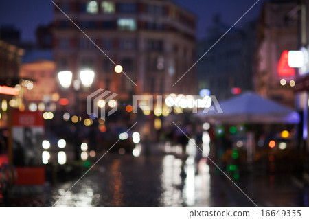 Blurred cityscape on a rainy evening Blurred cityscape on a rainy evening 16649355