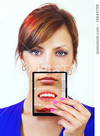 android holds digital device android holds digital device 16649709
