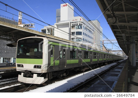 Yamanote line on snowy day E231 series 500 series 16649784