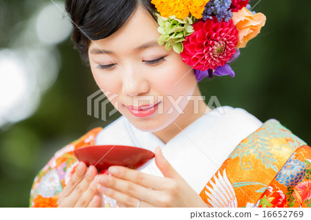 新娘 婚禮用清酒 多彩婚禮和服 16652769