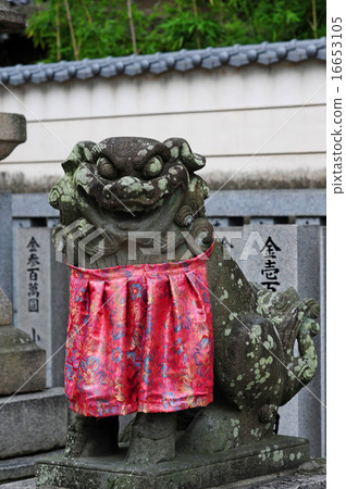 Pine lion dog of a wild boar shrine -2 16653105
