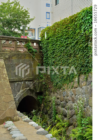 Walking around Kanazawa: Kanazawa Jo Soto ruins 16655729