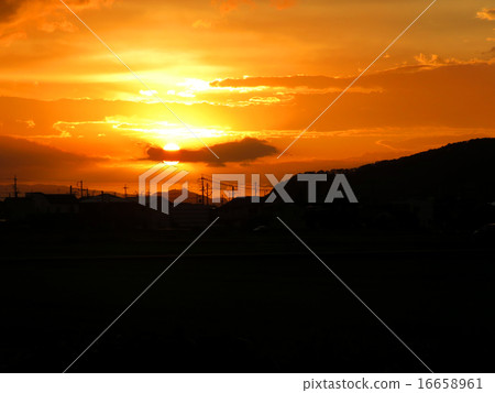 A sunset A sunset 16658961