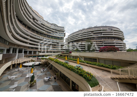 A gloomy watergate building 16667472
