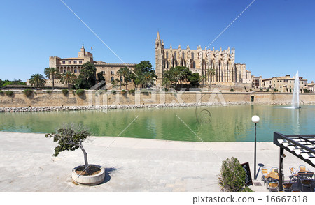 Cathedral of Palma de Mallorca 16667818
