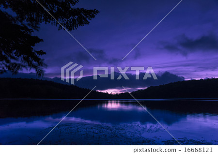 Dawn's Shirahama Pond 16668121