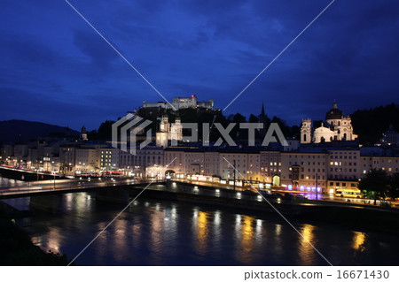 奧地利世界遺產薩爾茨堡夜視圖 16671430