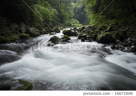 山間溪流 山間溪流 16672606