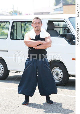 一個男人使用拉丁語系統 一個男人使用拉丁語系統 16673437