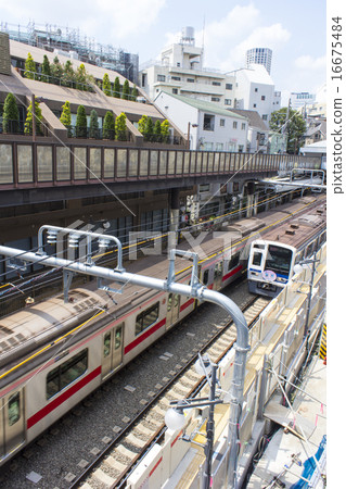 Daikanyama Station 16675484