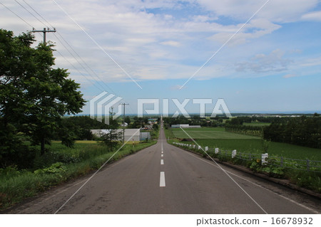 Road leading to heaven (Hokkaido Shari-cho) Road leading to heaven (Hokkaido Shari-cho) 16678932