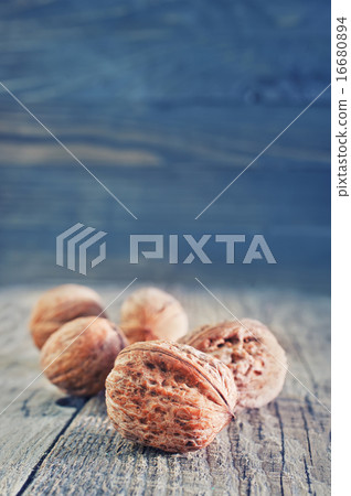 wallnuts wallnuts 16680894