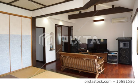 A living room that is not a model house, 18 tatami mats, a tatami room, and a digging kotatsu (the dining room is a separate room) 16681586