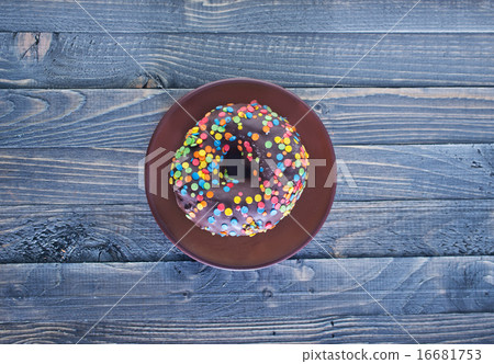 chocolate donut 16681753