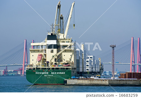 Scenery of a cargo ship being loaded and unloaded at Kinjo Pier, Nagoya Port Scenery of a cargo ship being loaded and unloaded at Kinjo Pier, Nagoya Port 16683259