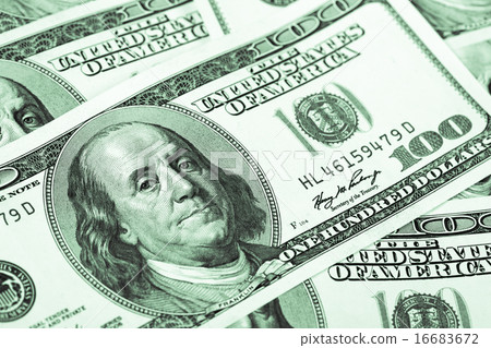 One hundred dollars. Macro. 16683672