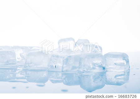 ice cubes 16683726