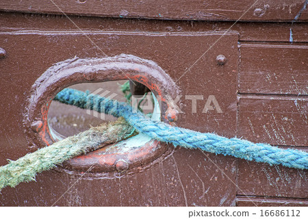 Mooring line of a trawler Mooring line of a trawler 16686112