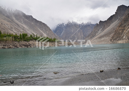 Pakistan upper Hunza Gulmit Atterbird Lake 16686870