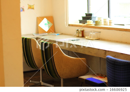 咖啡廳的椅子 16686925