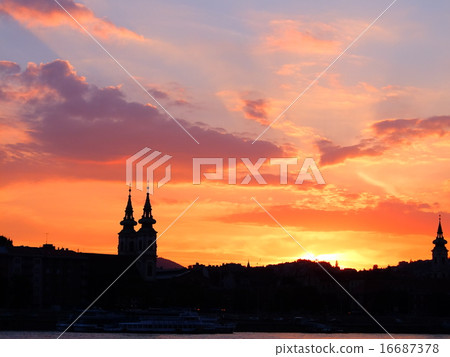Evening glow of the Danube river 6 Evening glow of the Danube river 6 16687378