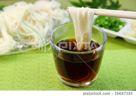 麺 16687385