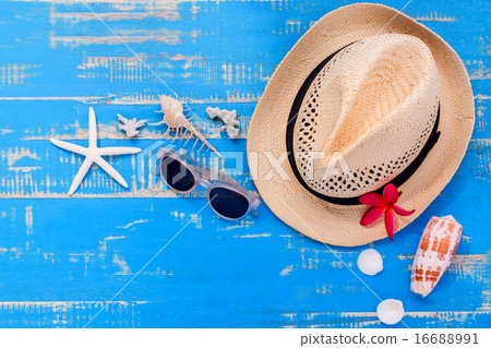 Summer setting up on wooden panel . Summer setting up on wooden panel . 16688991