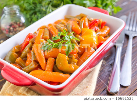 baked vegetables 16691525