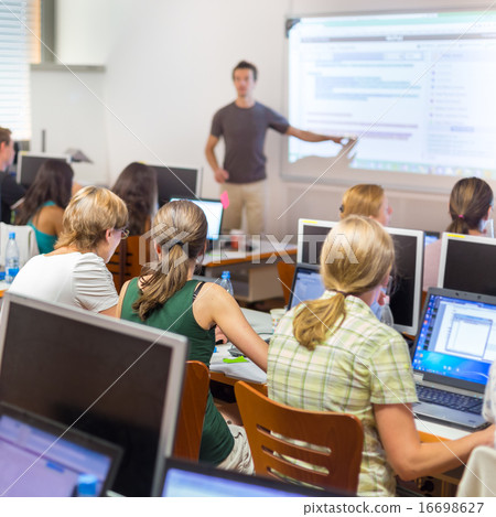 Informatics workshop at university. 16698627