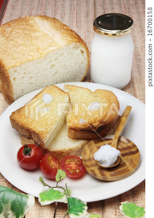 Coconut oil toast 4 Coconut oil toast 4 16700158