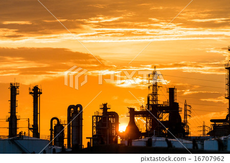 Dusk of Keihin Industrial Area 16707962