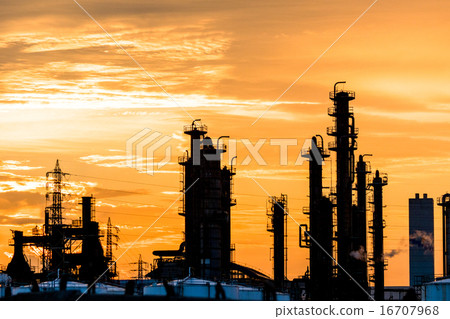 Dusk of Keihin Industrial Area 16707968