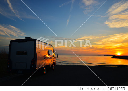 Landscape with camper Carry on sunset Coast perming Landscape photo material Landscape with camper Carry on sunset Coast perming Landscape photo material 16711655