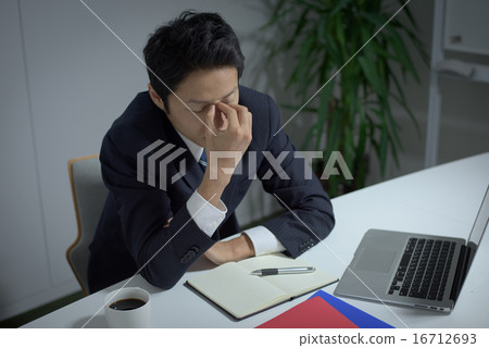 Overtime men Overtime men 16712693